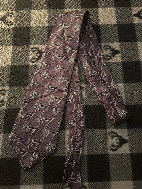 Stafford Plum Geometric Medallion Silk Tie
